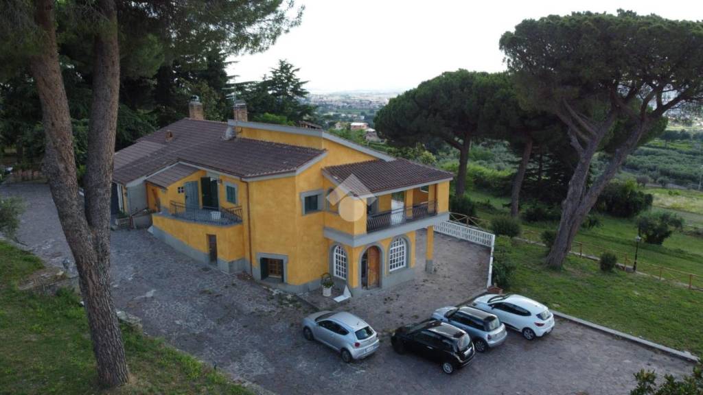 Villa in vendita a Marino via Spinabella, 8