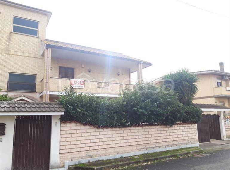 Appartamento in vendita ad Ardea via Chioggia