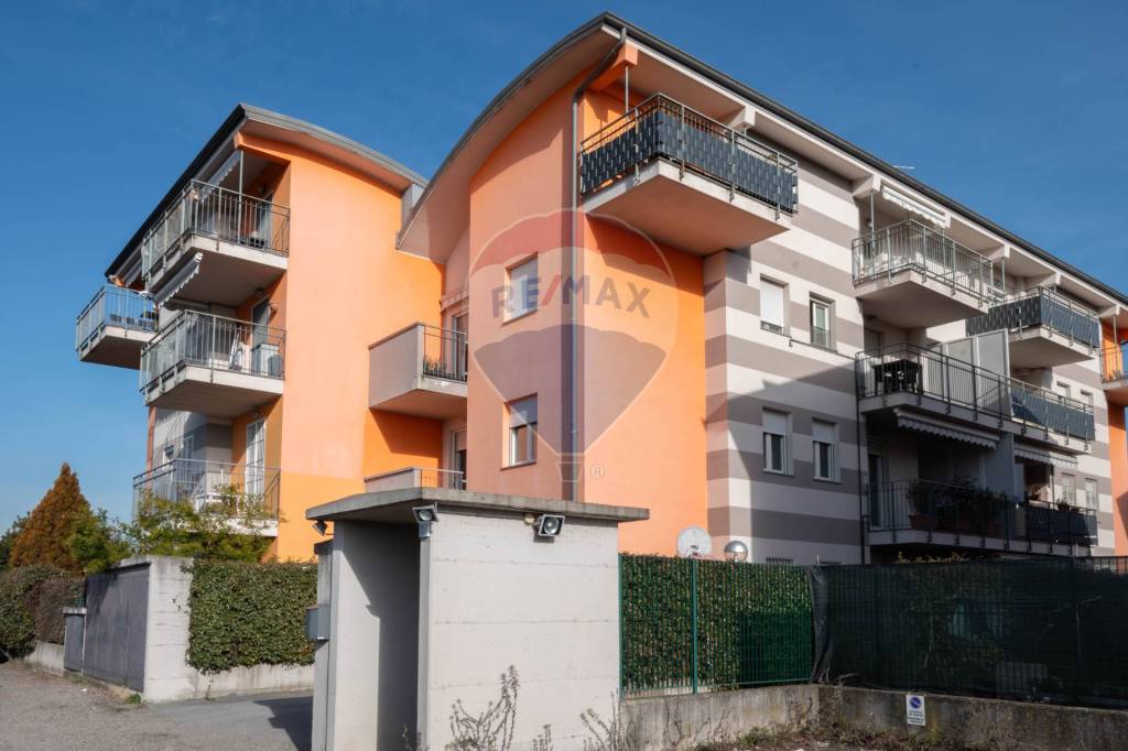 Appartamento in vendita a Lainate via rubicone, 30