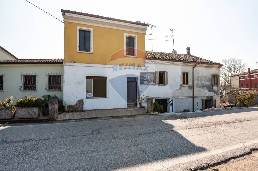 Casa Indipendente in vendita a Borgo Virgilio via Boccadiganda, 22