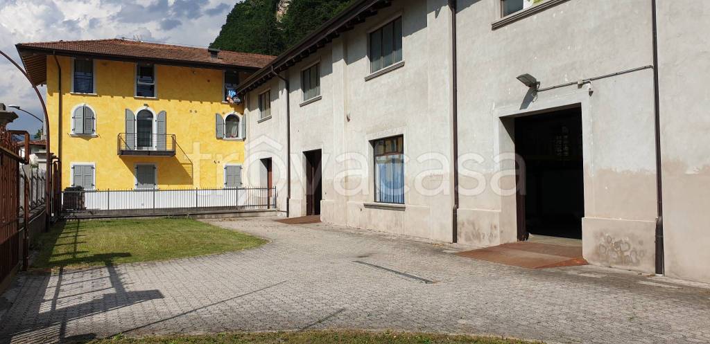 Negozio in affitto a Pieve di Bono-Prezzo via Vecchia, 47