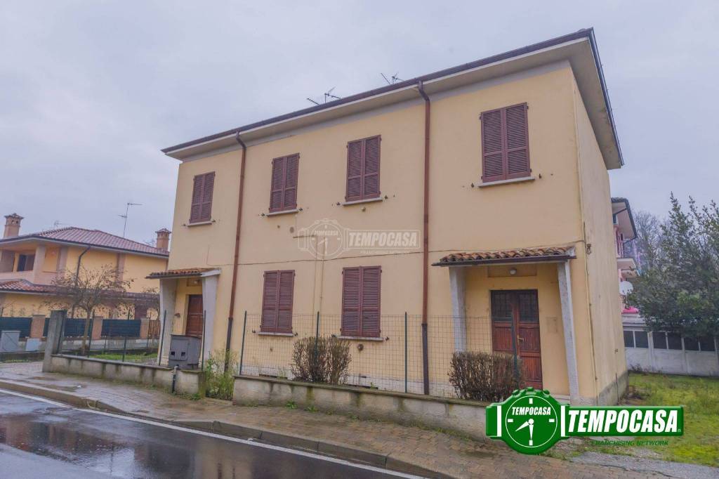 Casa Indipendente in vendita a Certosa di Pavia via Principale