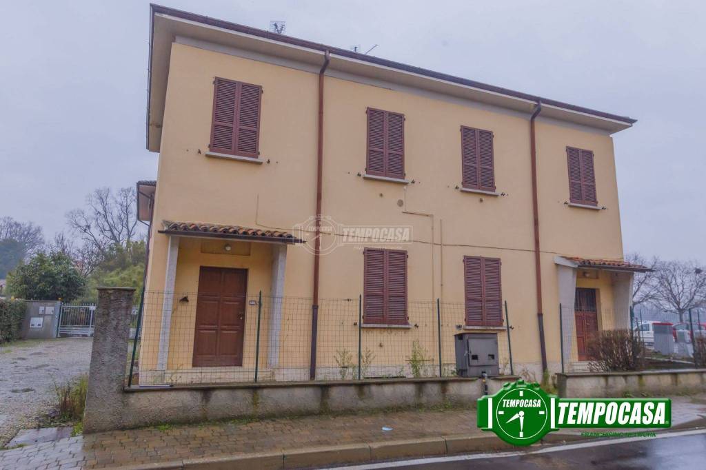 Casa Indipendente in vendita a Certosa di Pavia via Principale