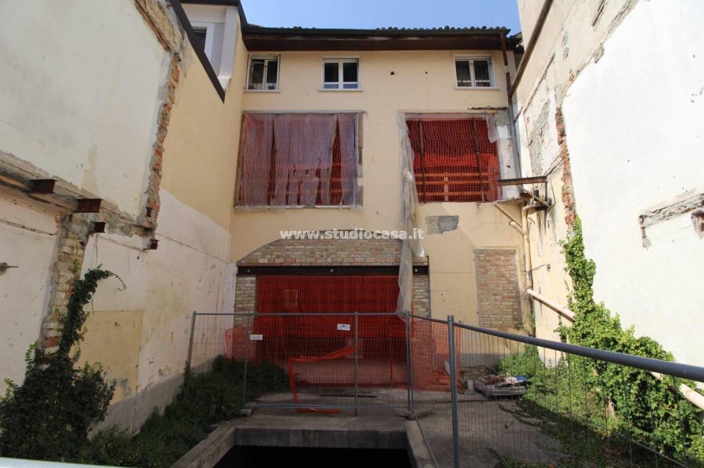 Casa Indipendente in vendita a Crema piazza Trento e Trieste