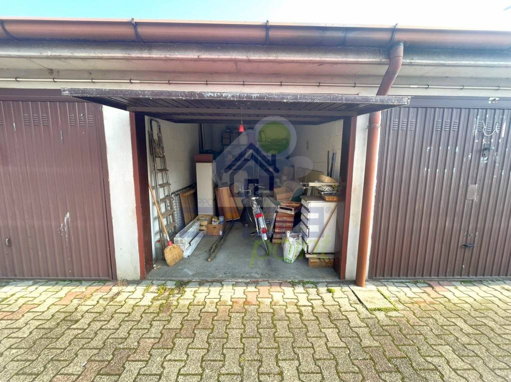 Garage in vendita a Casalpusterlengo via turati