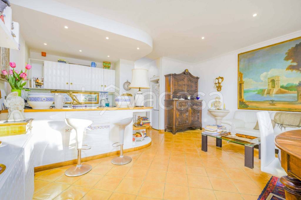 Appartamento in vendita a Santa Marinella via Etruria, 53
