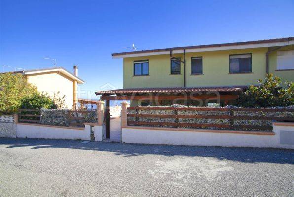 Villa a Schiera in vendita a Roseto Capo Spulico
