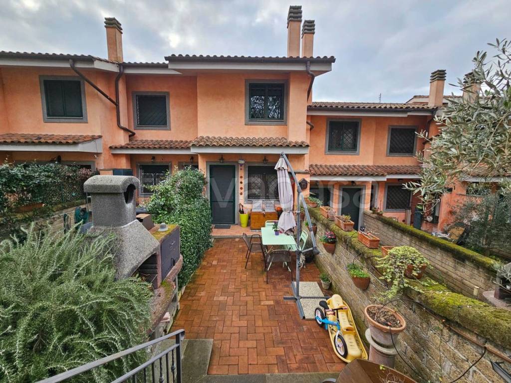 Villa a Schiera in vendita a Castelnuovo di Porto via Monte Maj