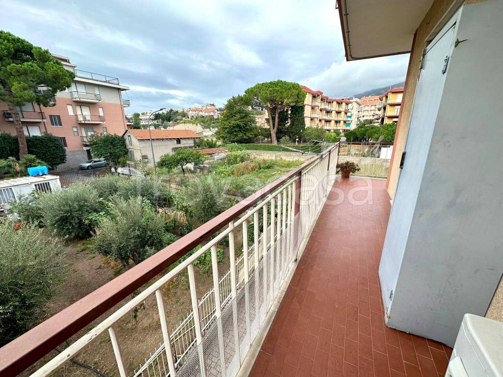 Appartamento in vendita a Ceriale via Aurelia, 107
