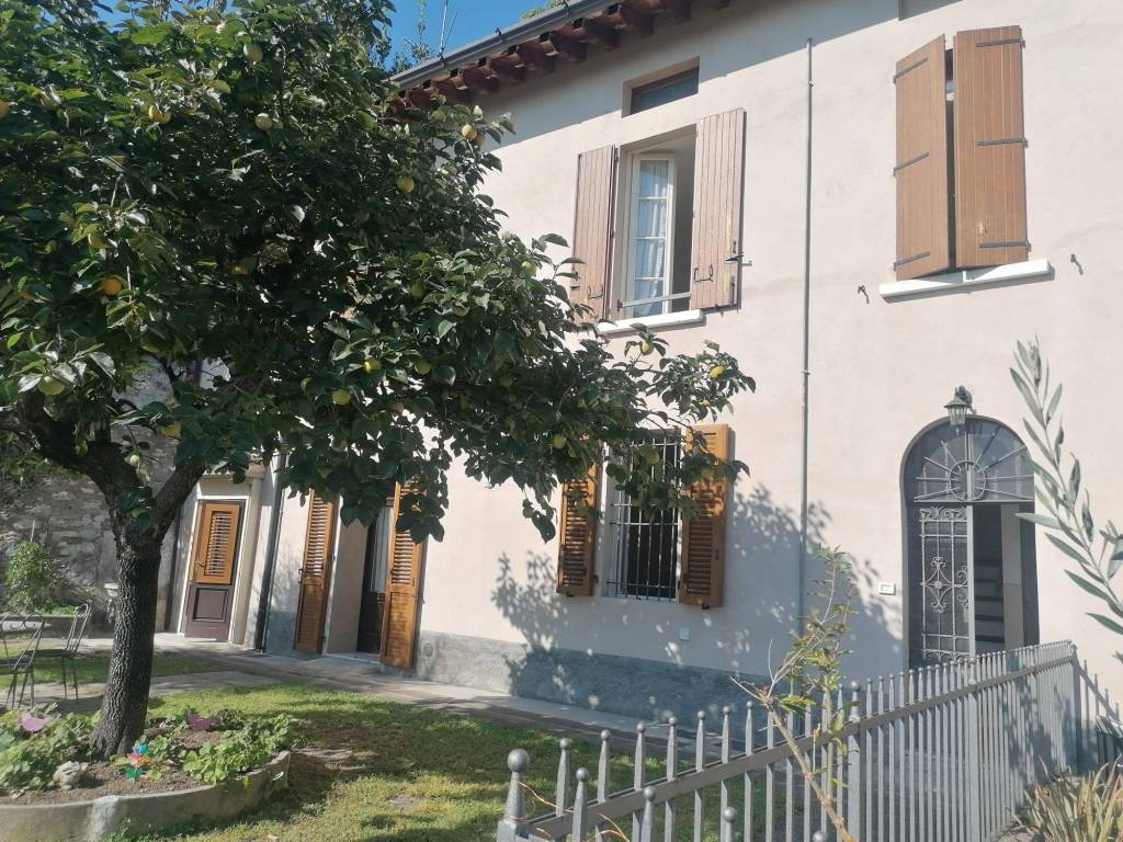 Casa Indipendente in vendita a Brescia