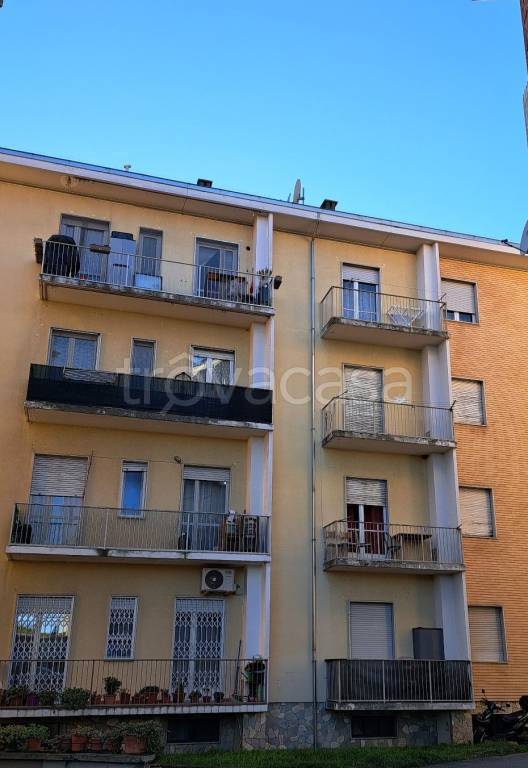 Appartamento in vendita a Santhià via Tagliamento, 17
