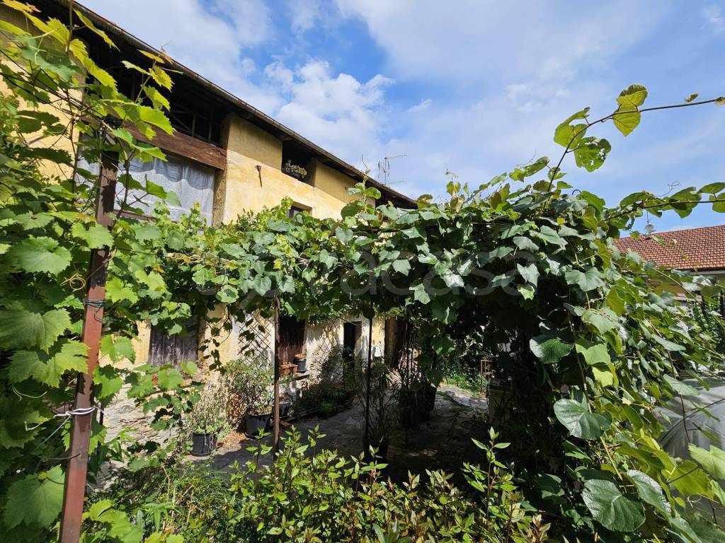 Casa Indipendente in vendita a Omegna via Mottarone