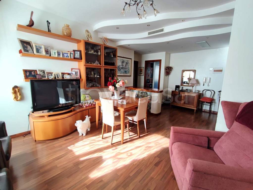 Appartamento in vendita a Bari via delle Mimose