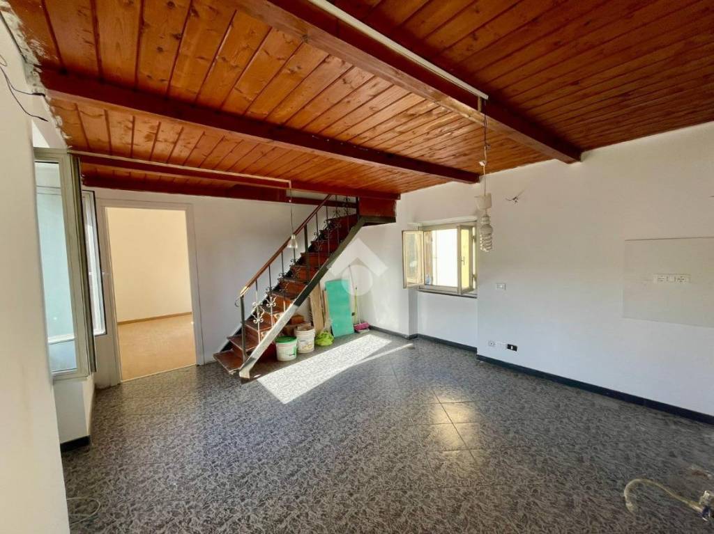Appartamento in vendita a Genova via bertolotti