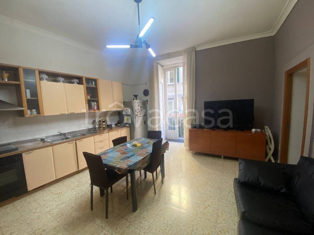Appartamento in vendita a Napoli via Antonio Villari, 29