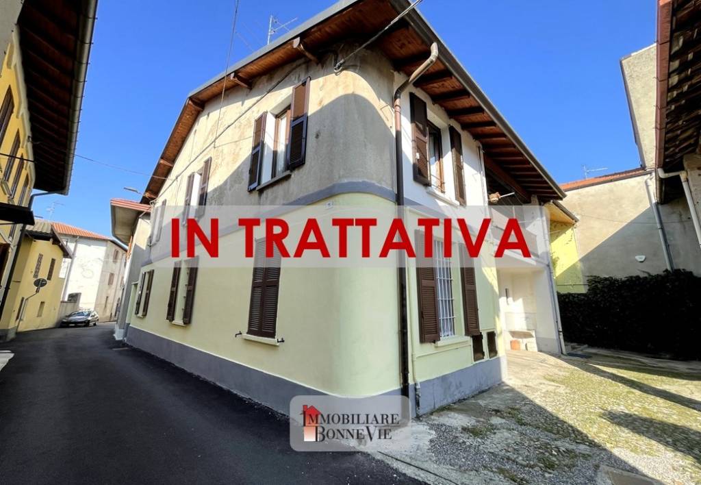 Appartamento in vendita a Cadorago via Camillo Benso di Cavour