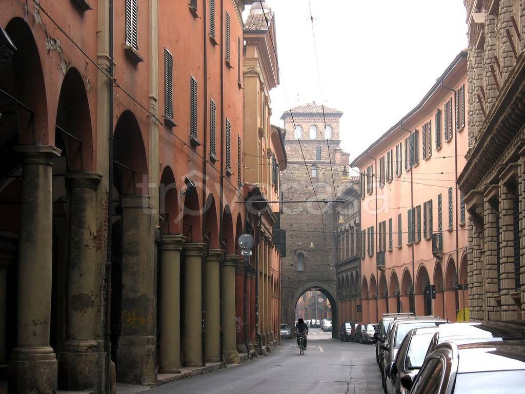 Appartamento in vendita a Bologna via San Vitale