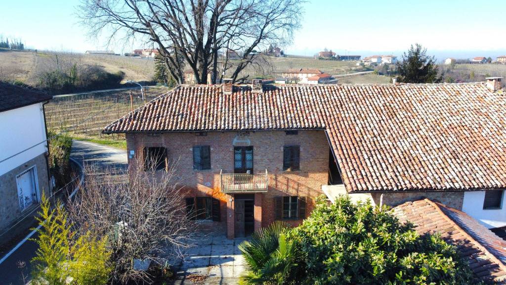 Casale in vendita a Montegrosso d'Asti via Tana Alta, 8