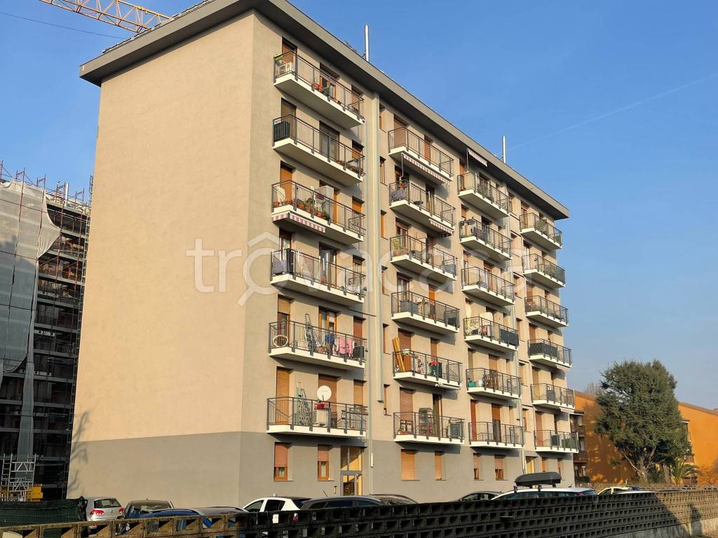 Appartamento in vendita a Garbagnate Milanese via Monviso, 94