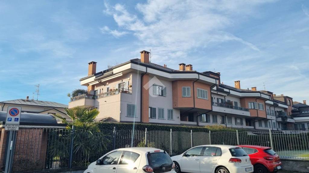 Appartamento in vendita ad Agrate Brianza via Giuseppe Mazzini, 87