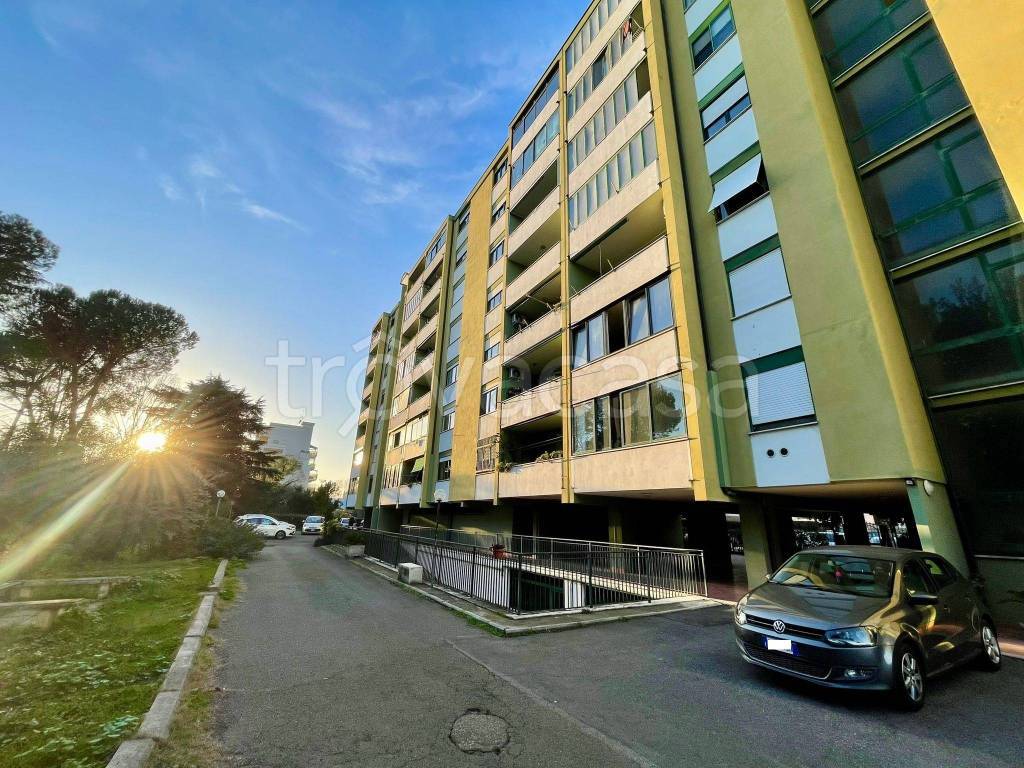 Appartamento in vendita a Roma via Antonino Bongiorno