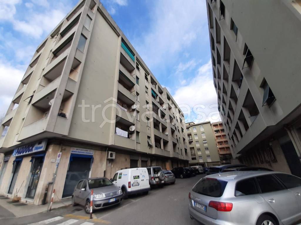 Appartamento in vendita a Genova via Struppa, 108