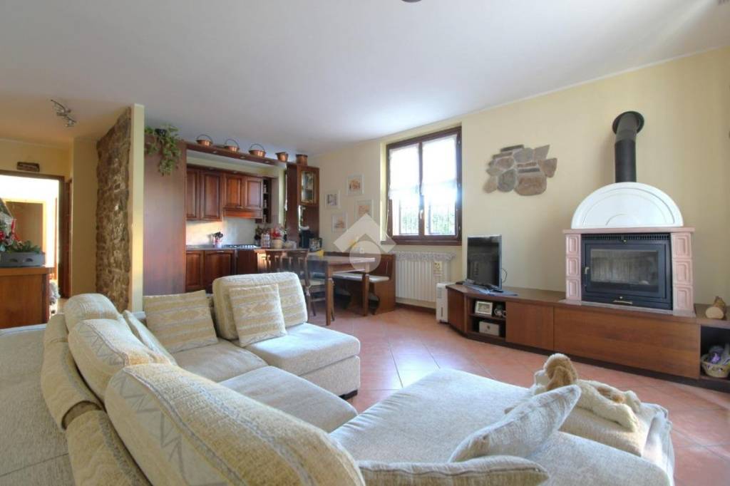 Appartamento in vendita a Briosco via San Giuseppe, 2