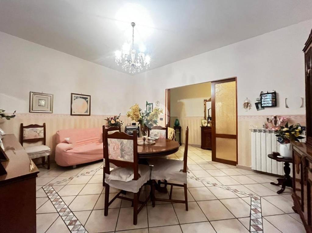 Appartamento in vendita a Napoli via san donato, 106
