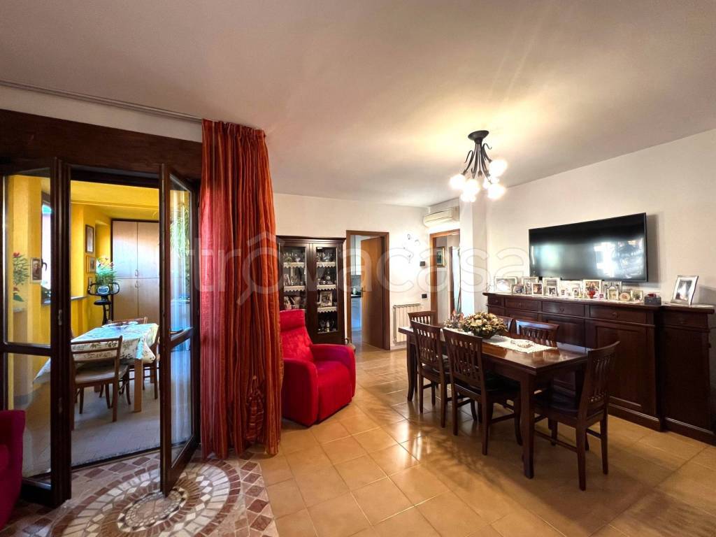 Appartamento in vendita a Cesano Boscone via Amerigo Vespucci, 23