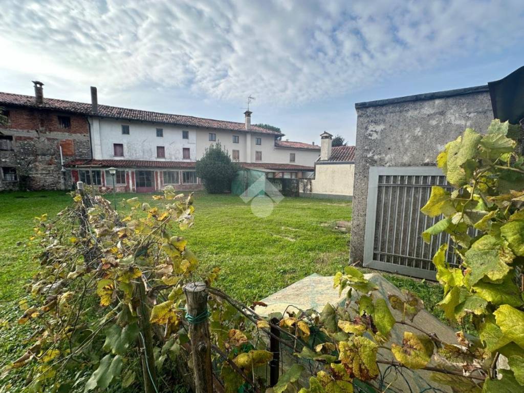 Casa Indipendente in vendita a Pozzuolo del Friuli via Dante Alighieri, 5