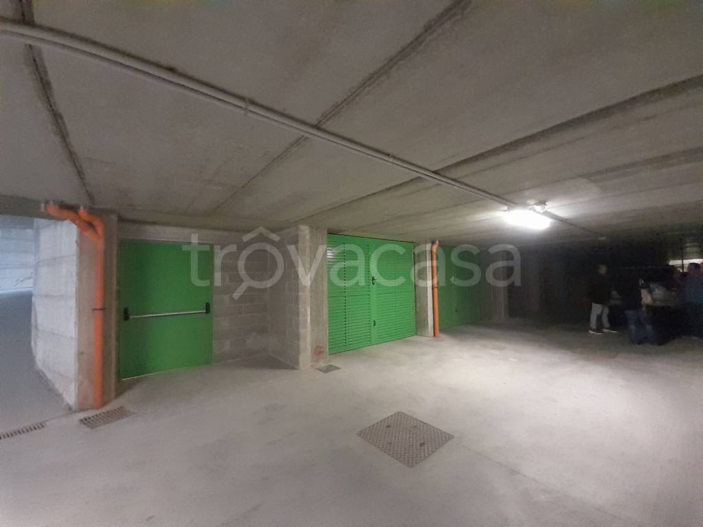 Garage in vendita a Tortona via Franco Anselmi, 8