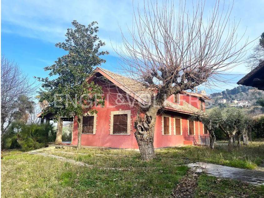 Villa in vendita a Potenza Picena contrada Casale
