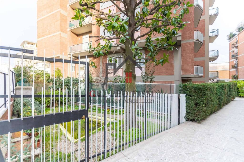 Appartamento in vendita a Roma viale di villa pamphili