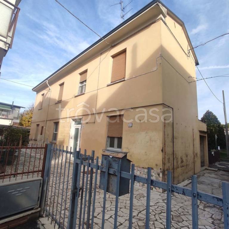Casa Indipendente in vendita a Faenza via de gasperi