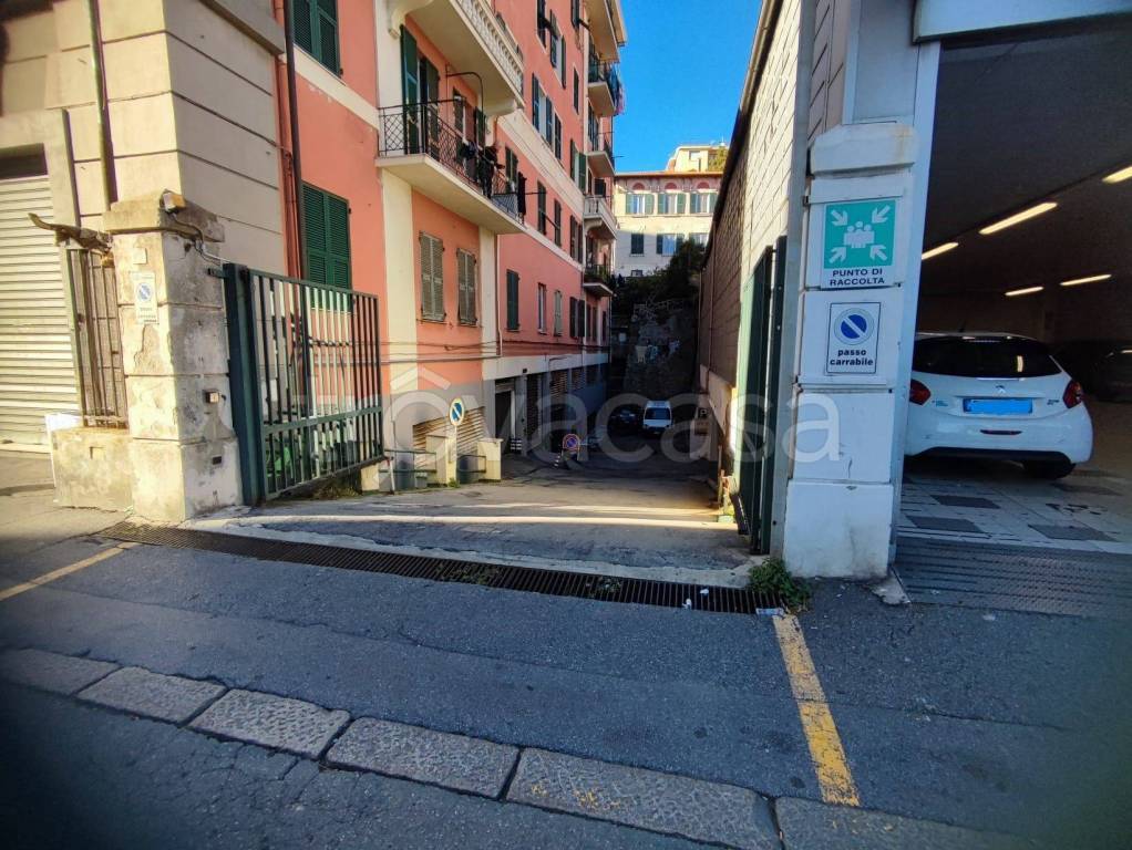 Garage in vendita a Genova corso Ferdinando Maria Perrone, 10