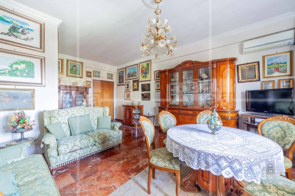 Appartamento in vendita a Roma via Anagnina, 331
