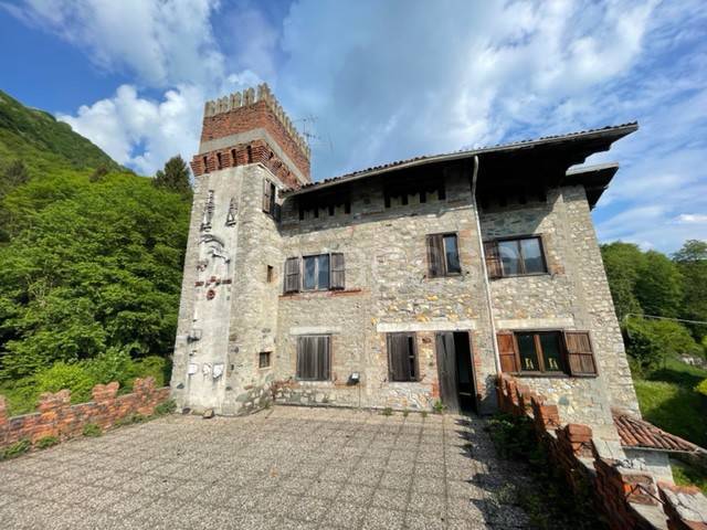 Villa in vendita a Barni via Fabio Filzi