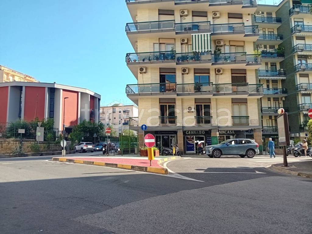 Appartamento in vendita a Napoli via Saverio Altamura