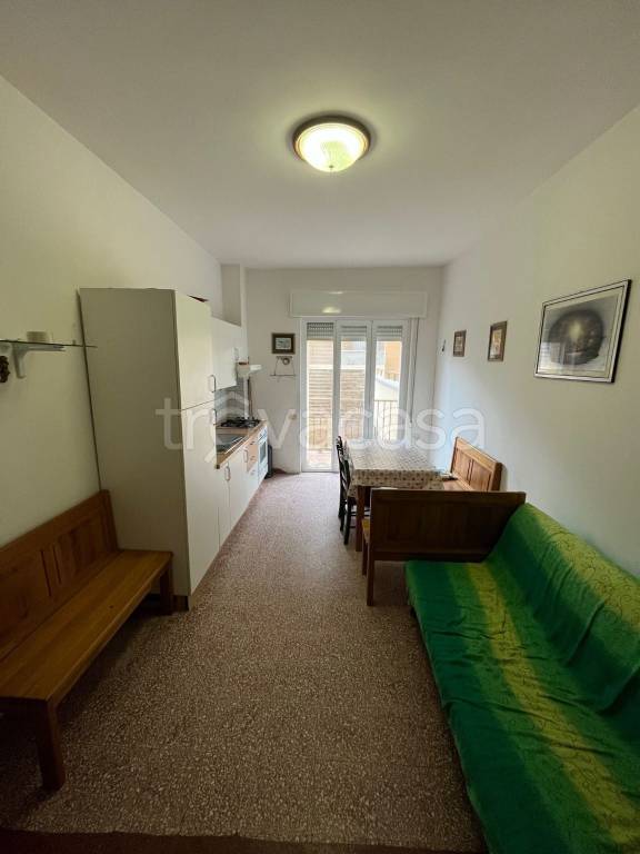 Appartamento in in vendita da privato a Pomezia viale Francia, 26