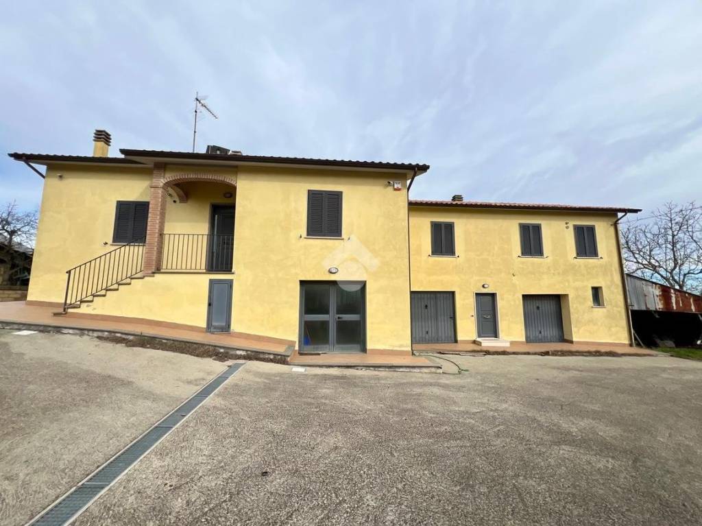 Villa in vendita a Montefiascone via Paternocchio, 1
