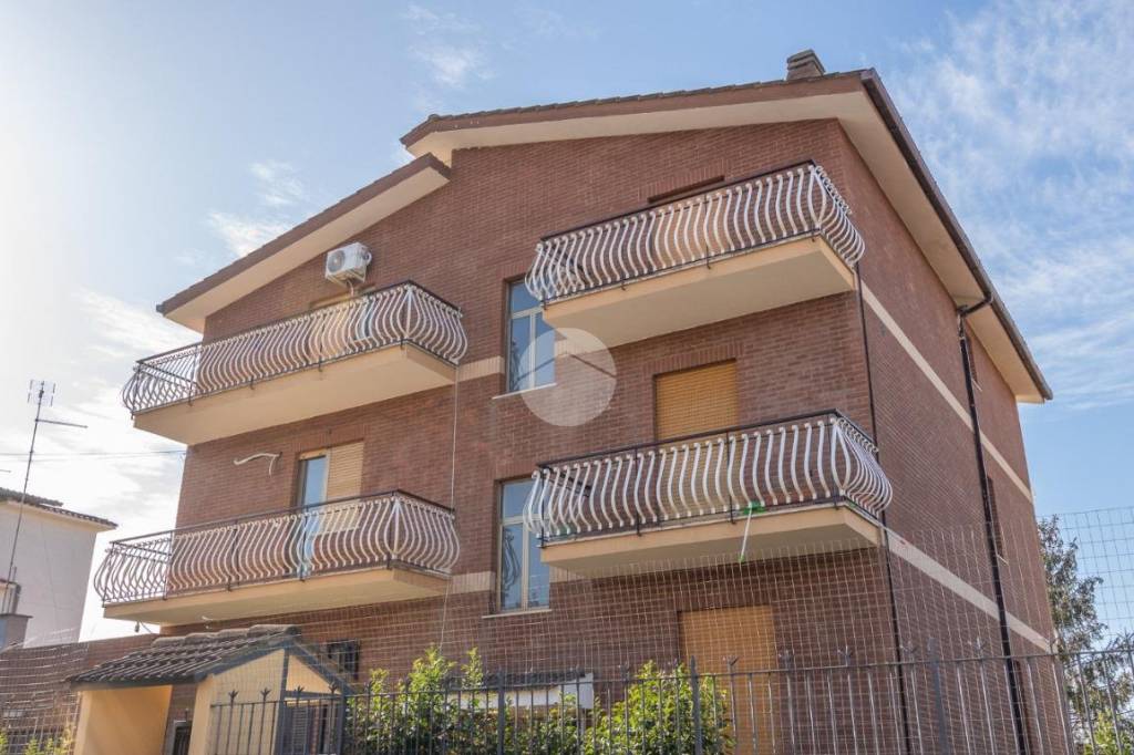 Appartamento in vendita a Roma via Fermignano, 1