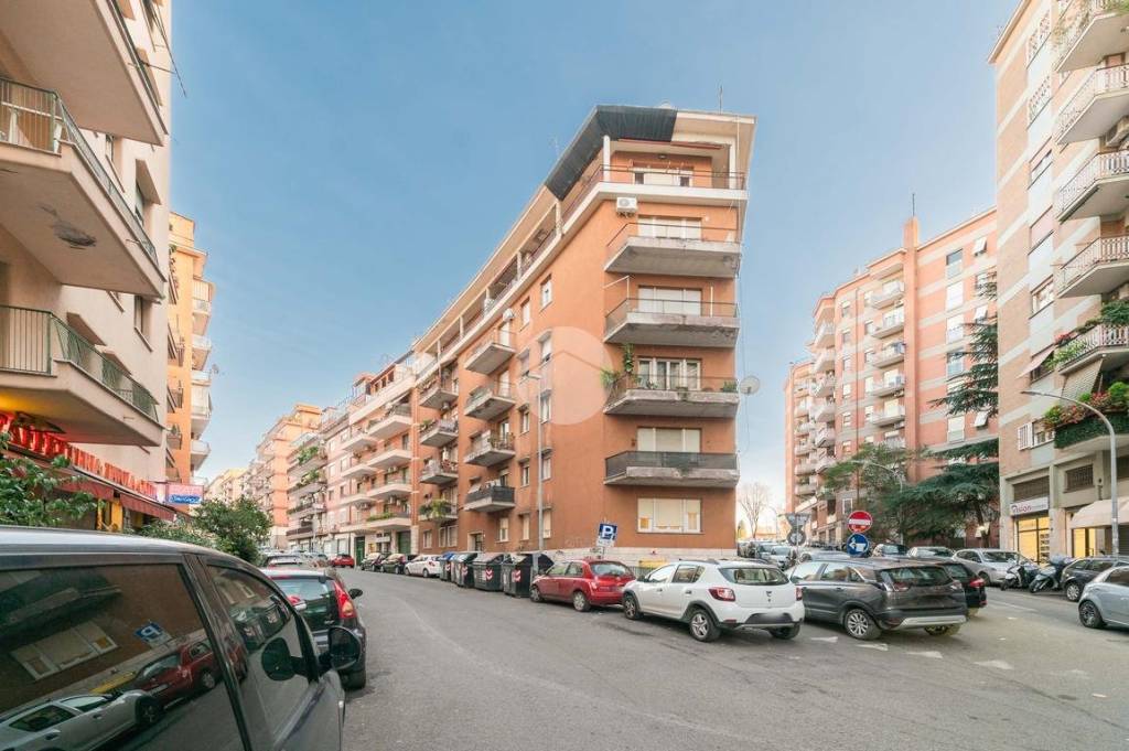 Appartamento in vendita a Roma via t. Cartella, 4