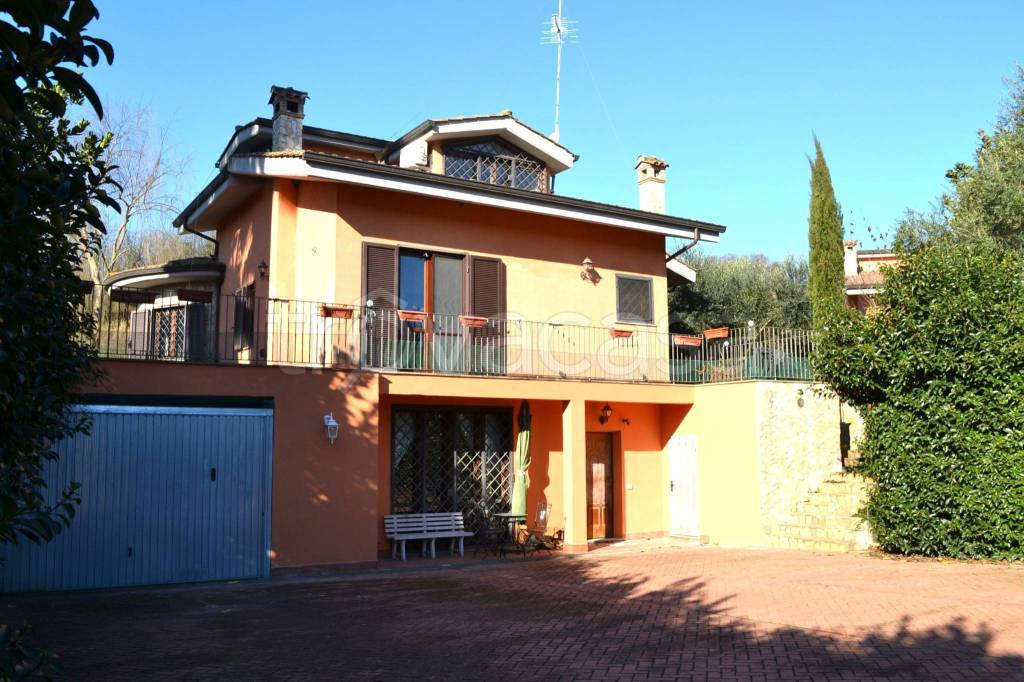 Villa in vendita a Riano via Pian dell'Olmo