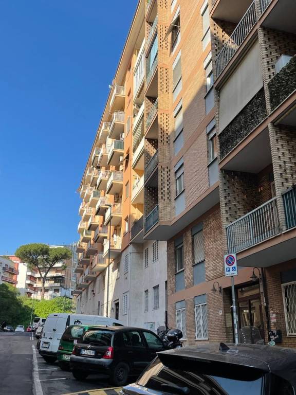 Appartamento in vendita a Roma via Giacomo Giri