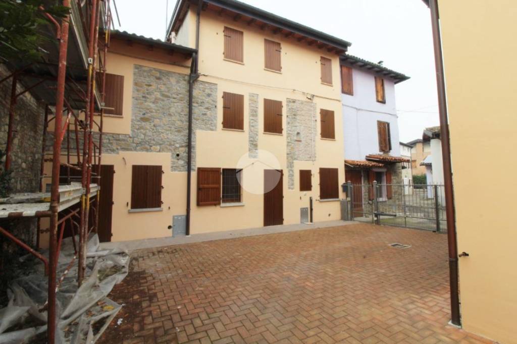Casa Indipendente in vendita a Lesignano de' Bagni via martiri della Libertà, 20