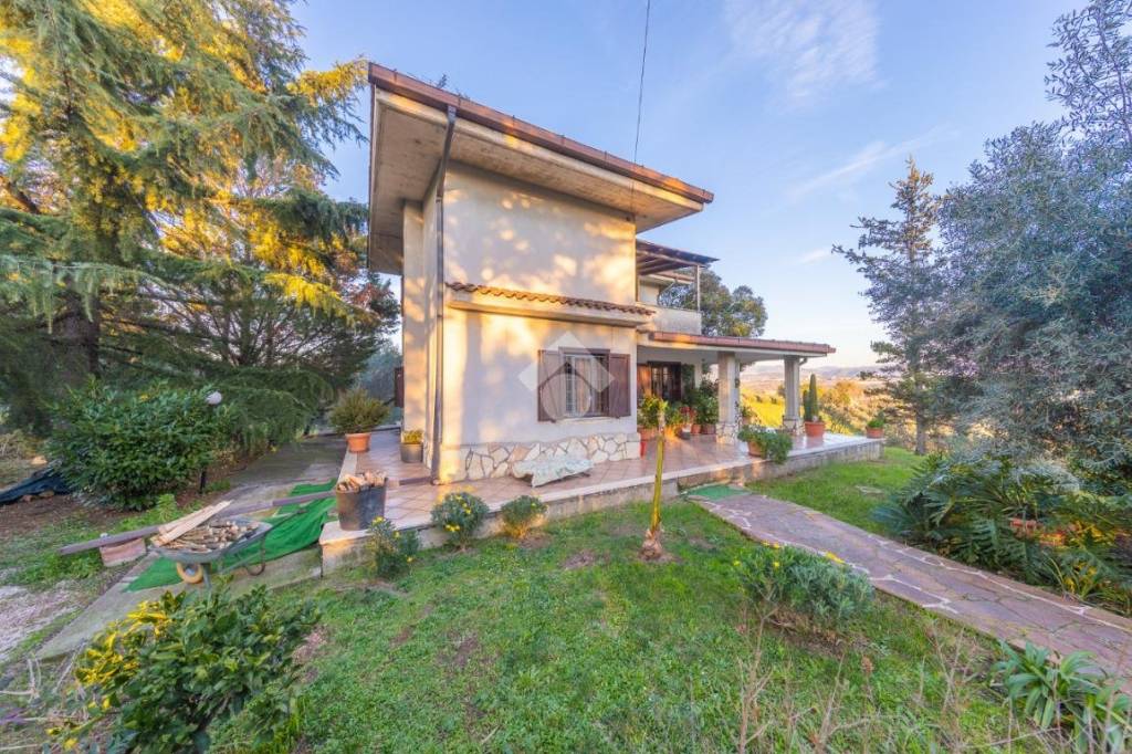 Villa in vendita a Sant'Angelo Romano via Martinozzi, 8
