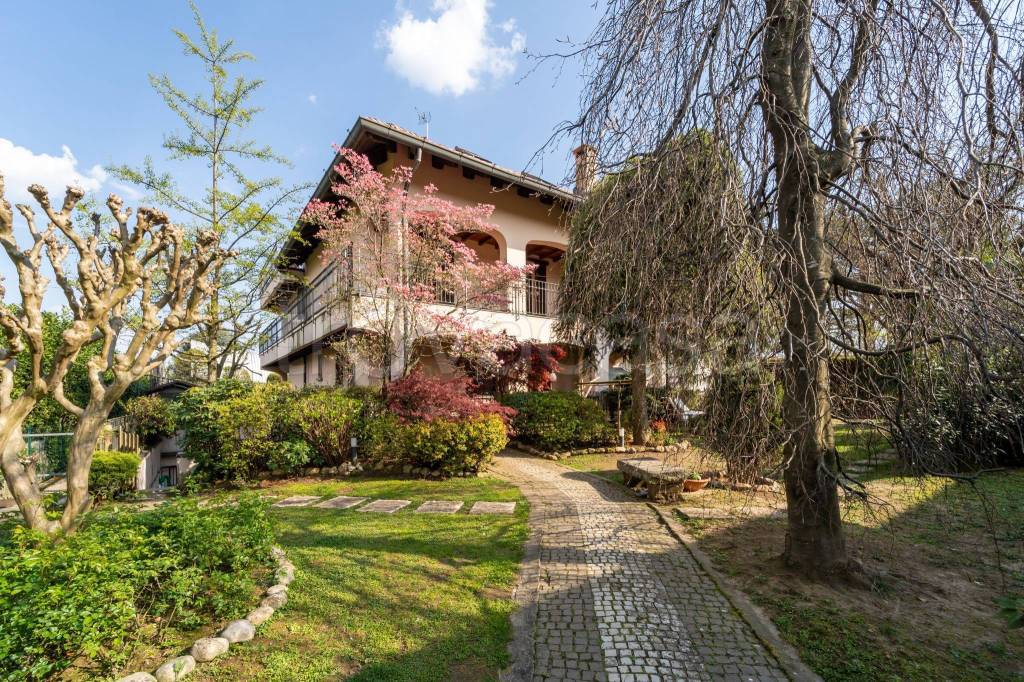 Villa in vendita a Fenegrò via Isonzo, 16