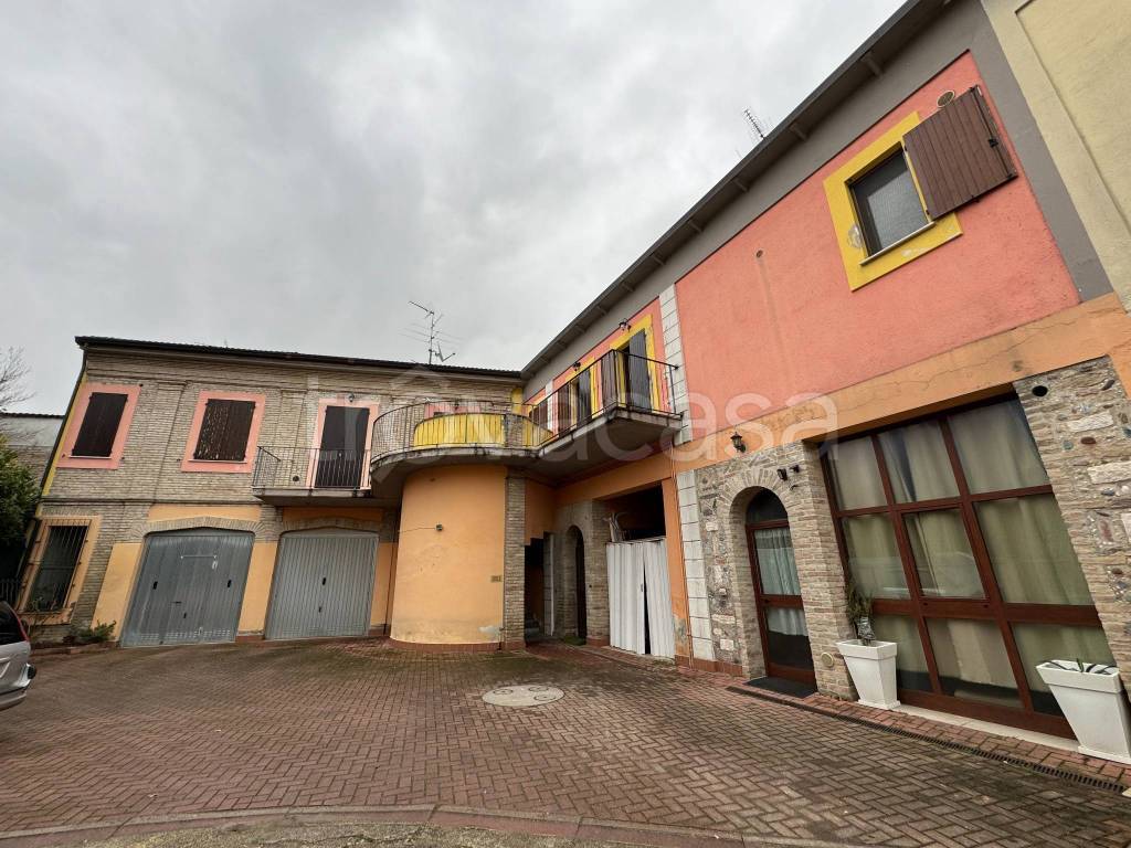 Appartamento in vendita a Casalromano via Amedeo Savoia, 21