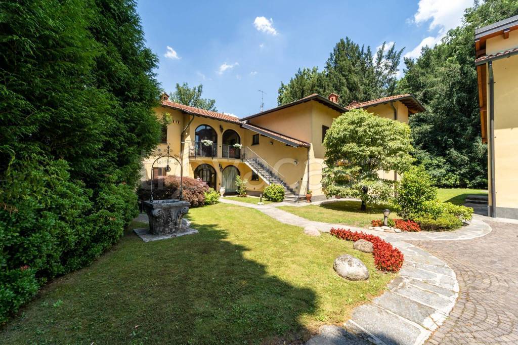 Villa Bifamiliare in vendita a Castiglione Olona via Salvo d'Acquisto, 15
