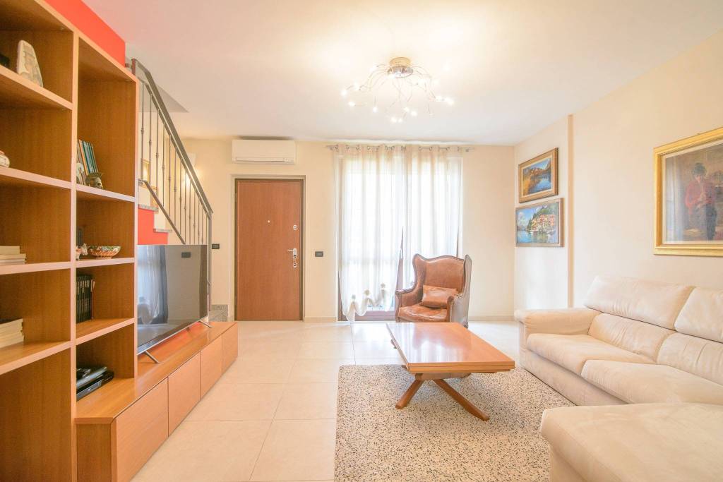 Villa a Schiera in vendita a Cassano d'Adda via delle Vallette